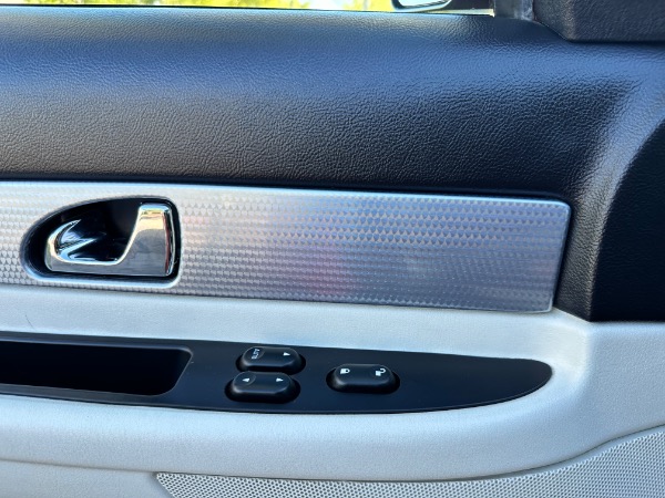 Used-2003-Ford-Thunderbird-Limited-Edition-007
