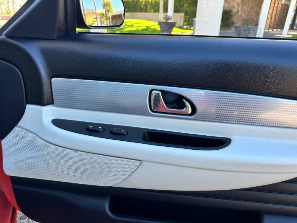 Used-2003-Ford-Thunderbird-Limited-Edition-007