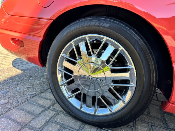 Used-2003-Ford-Thunderbird-Limited-Edition-007