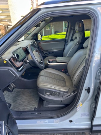 Used-2024-Rivian-R1S-Adventure