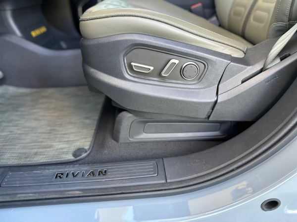 Used-2024-Rivian-R1S-Adventure
