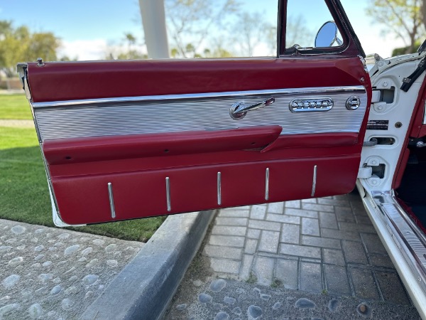 Used-1961-Ford-Thunderbird
