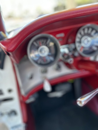 Used-1961-Ford-Thunderbird