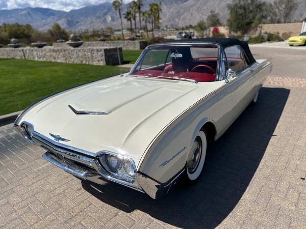Used-1961-Ford-Thunderbird