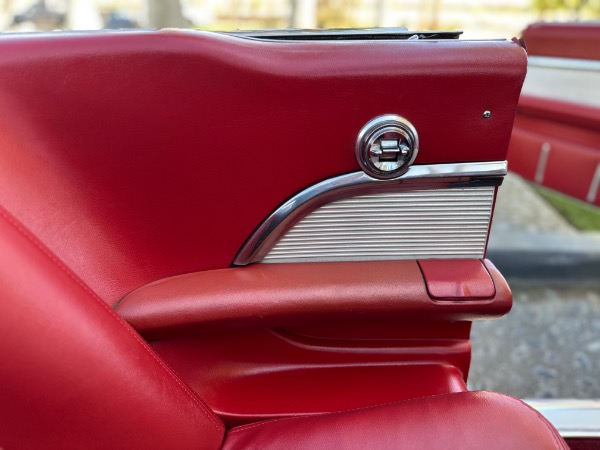 Used-1961-Ford-Thunderbird