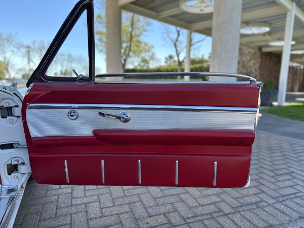 Used-1961-Ford-Thunderbird