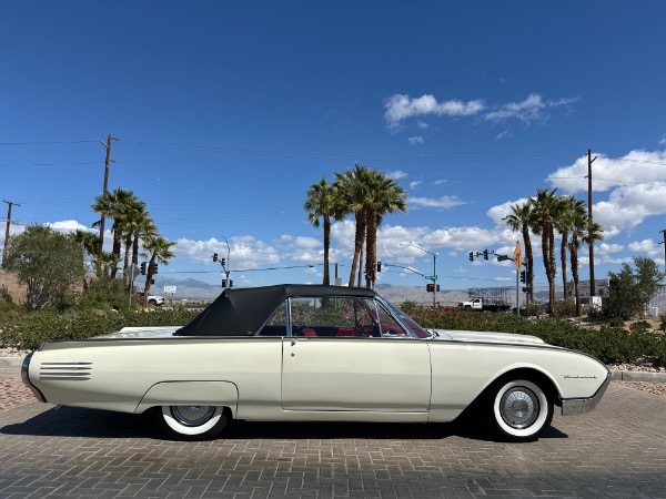 Used-1961-Ford-Thunderbird