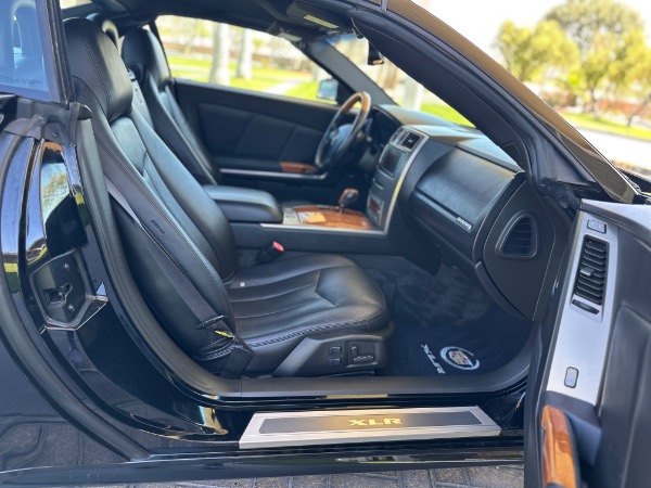 Used-2005-Cadillac-XLR
