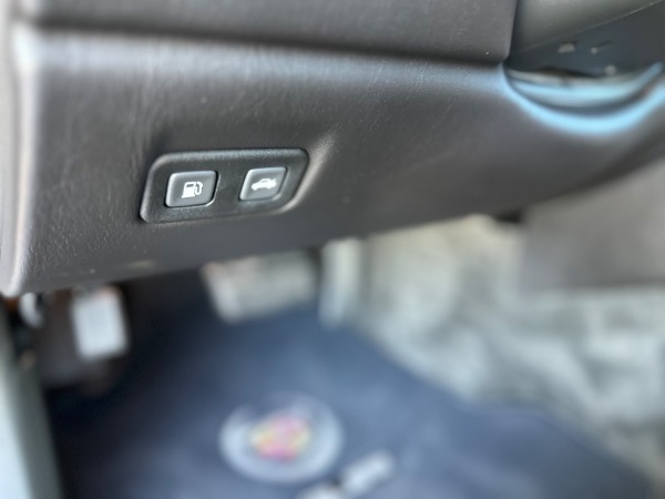 Used-2005-Cadillac-XLR