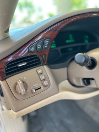 Used-2004-Cadillac-DeVille