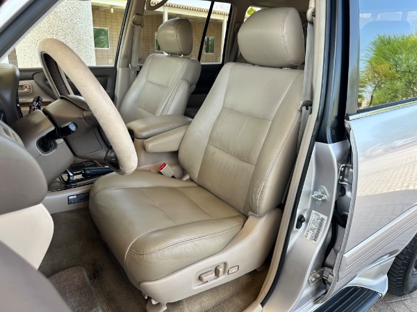 Used-2000-Toyota-Land-Cruiser