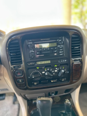 Used-2000-Toyota-Land-Cruiser