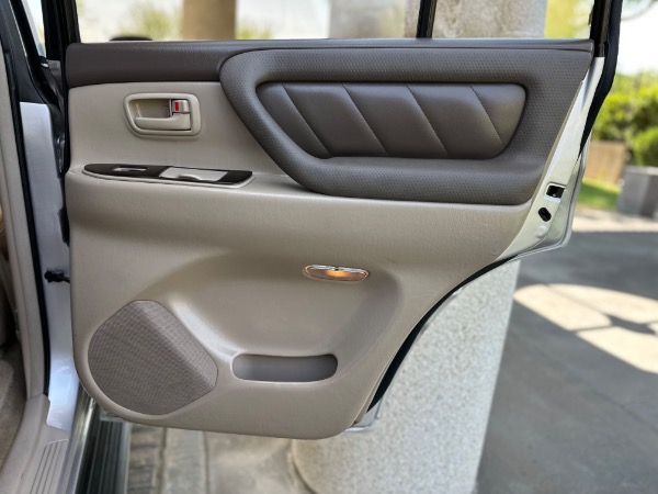 Used-2000-Toyota-Land-Cruiser