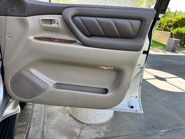 Used-2000-Toyota-Land-Cruiser