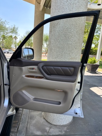Used-2000-Toyota-Land-Cruiser