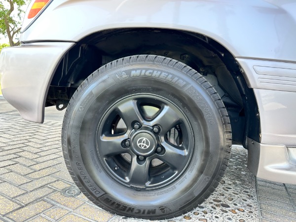 Used-2000-Toyota-Land-Cruiser