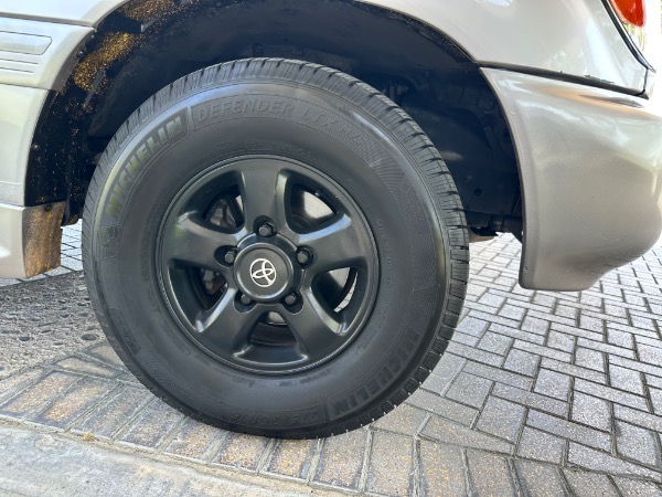 Used-2000-Toyota-Land-Cruiser