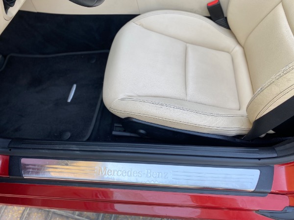 Used-2018-Mercedes-Benz-SLC-300