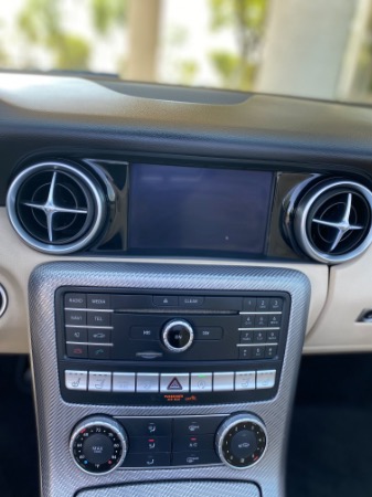 Used-2018-Mercedes-Benz-SLC-300