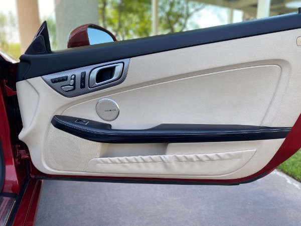 Used-2018-Mercedes-Benz-SLC-300