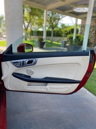 Used-2018-Mercedes-Benz-SLC-300