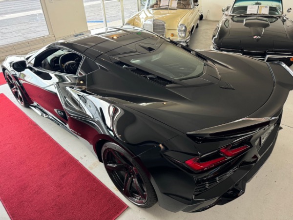 Used-2023-Chevrolet-Corvette-Z06