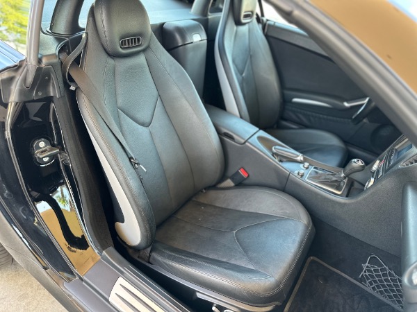 Used-2006-Mercedes-Benz-SLK-350-30-V6
