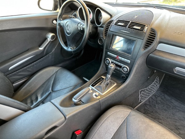 Used-2006-Mercedes-Benz-SLK-350-30-V6