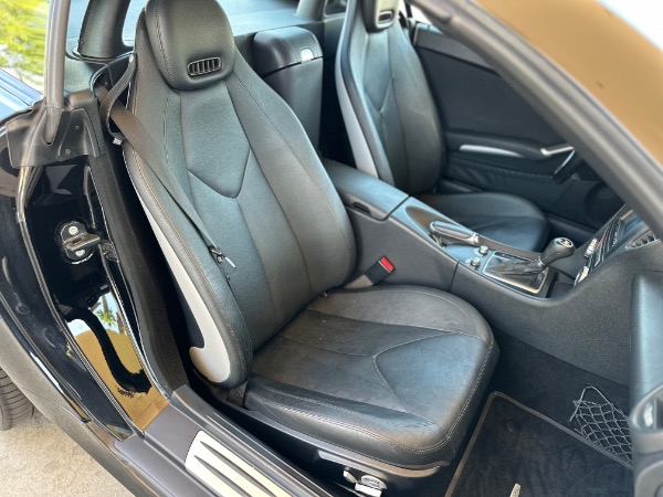 Used-2006-Mercedes-Benz-SLK-350-30-V6