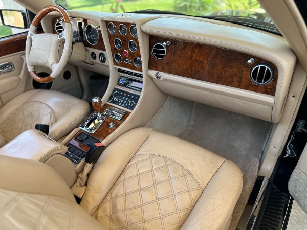 Used-2003-Bentley-Azure-Final-Series