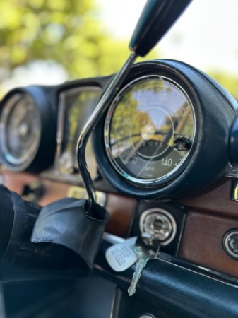 Used-1970-Mercedes-Benz-280SE