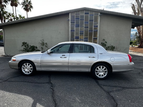 Used-2011-Lincoln-Town-Car-Signature-Limited