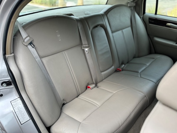 Used-2011-Lincoln-Town-Car-Signature-Limited