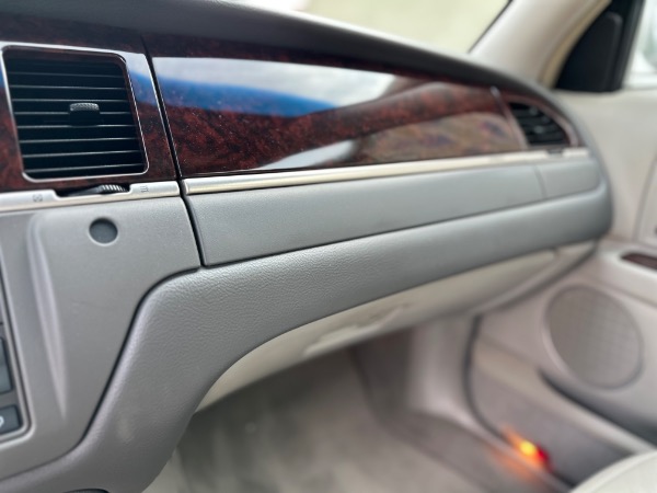 Used-2011-Lincoln-Town-Car-Signature-Limited