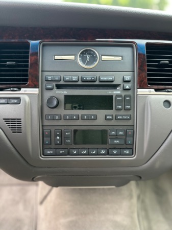 Used-2011-Lincoln-Town-Car-Signature-Limited