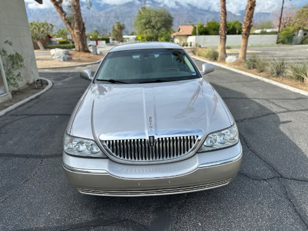 Used-2011-Lincoln-Town-Car-Signature-Limited
