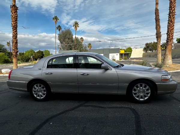 Used-2011-Lincoln-Town-Car-Signature-Limited