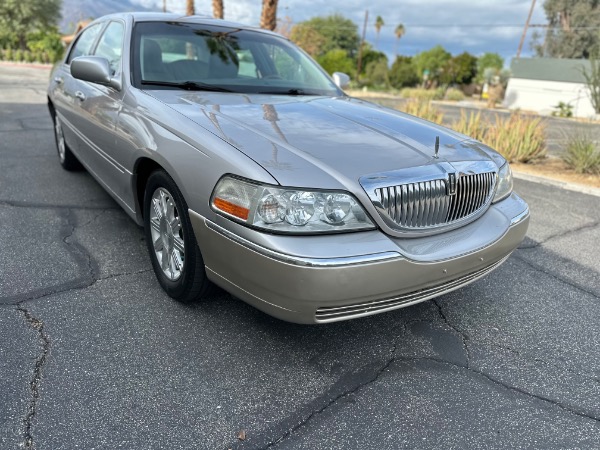 Used-2011-Lincoln-Town-Car-Signature-Limited