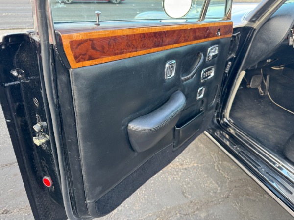Used-1974-Rolls-Royce-Silvershadow-long-wheel-base