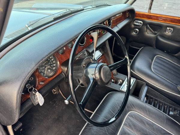 Used-1974-Rolls-Royce-Silvershadow-long-wheel-base
