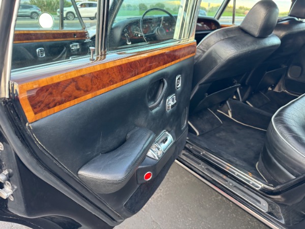Used-1974-Rolls-Royce-Silvershadow-long-wheel-base