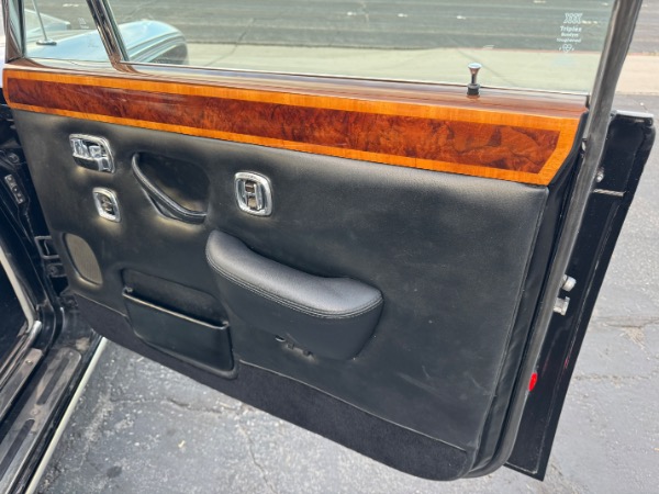 Used-1974-Rolls-Royce-Silvershadow-long-wheel-base