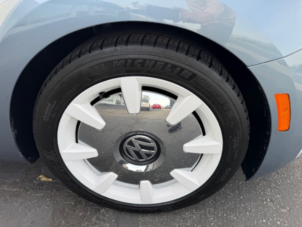 Used-2019-Volkswagen-Beetle-Convertible-20T-Final-Edition-SEL