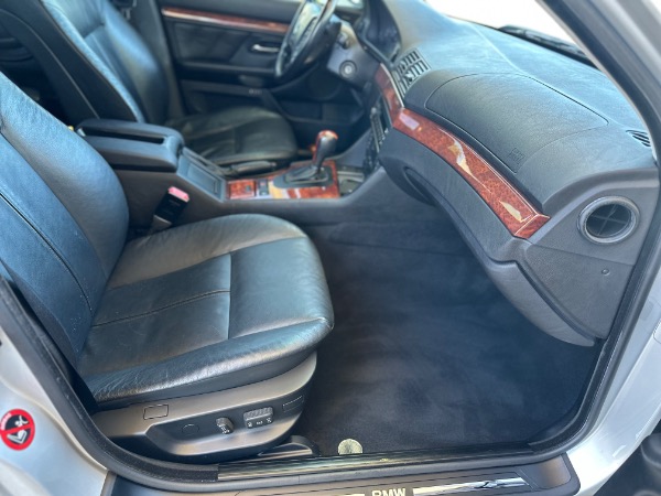 Used-2000-BMW-5-Series-528i