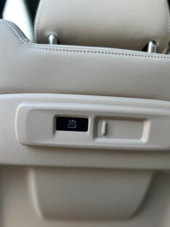 Used-2022-BMW-X5-sDrive40i