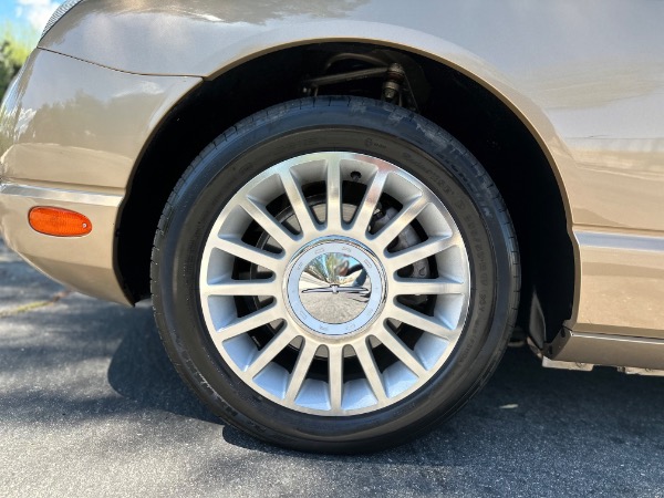 Used-2005-Ford-Thunderbird-Deluxe