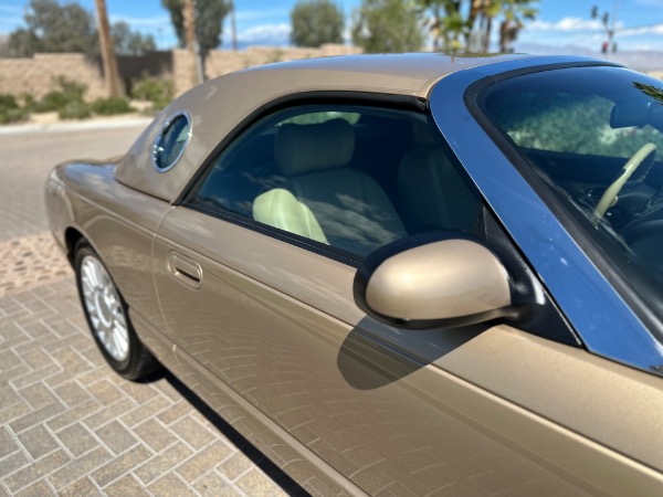 Used-2005-Ford-Thunderbird-Deluxe