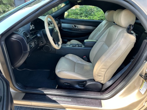 Used-2005-Ford-Thunderbird-Deluxe