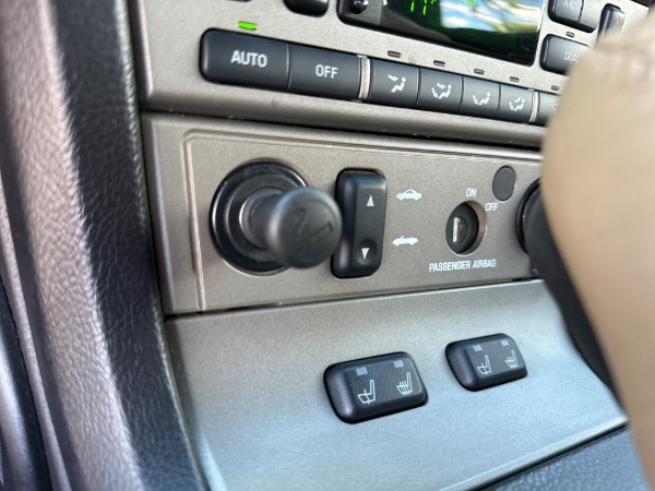 Used-2005-Ford-Thunderbird-Deluxe