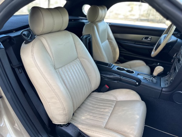 Used-2005-Ford-Thunderbird-Deluxe